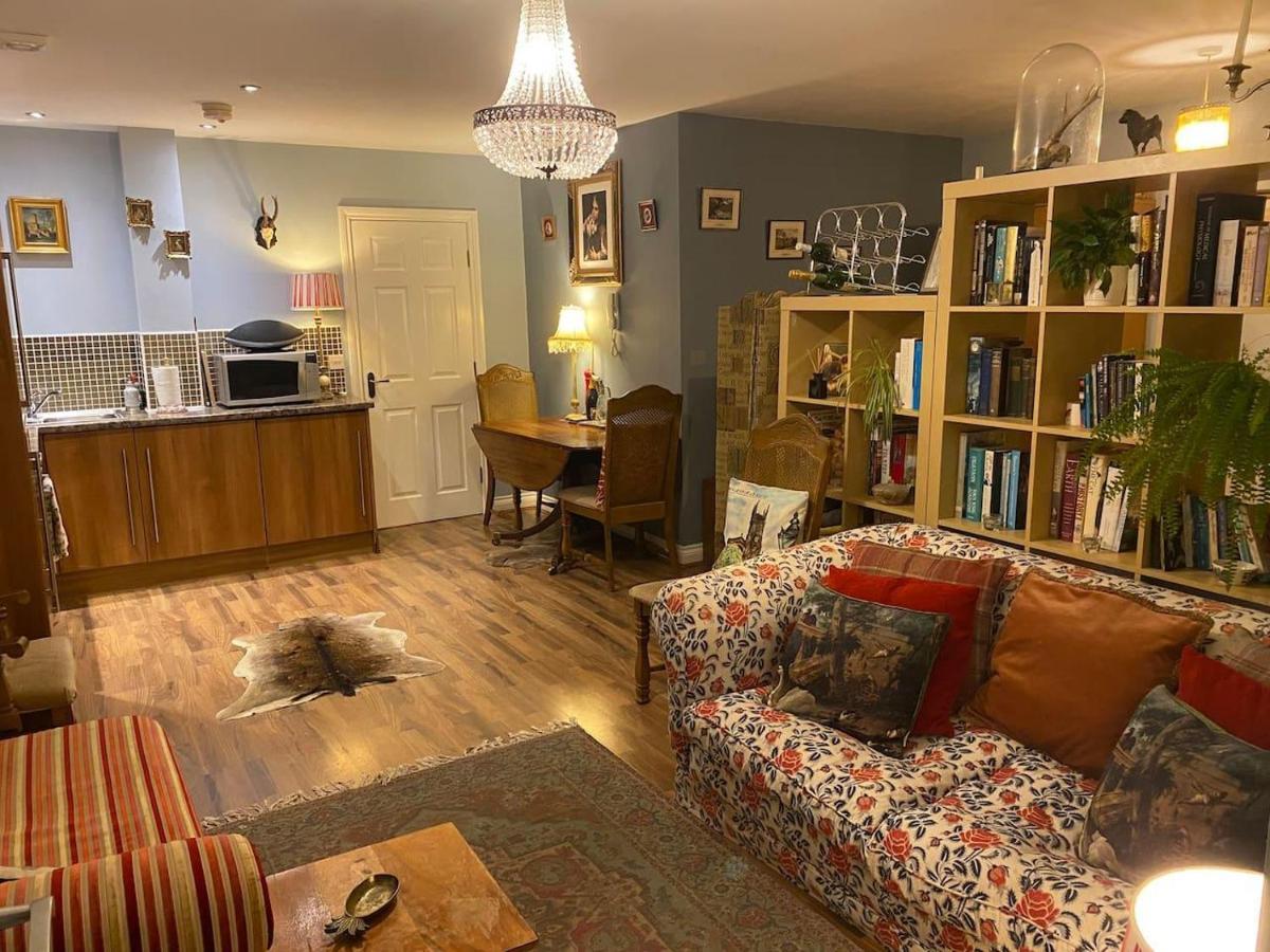 Quirky Town Centre Apartment With River Terrace Macclesfield Exterior photo