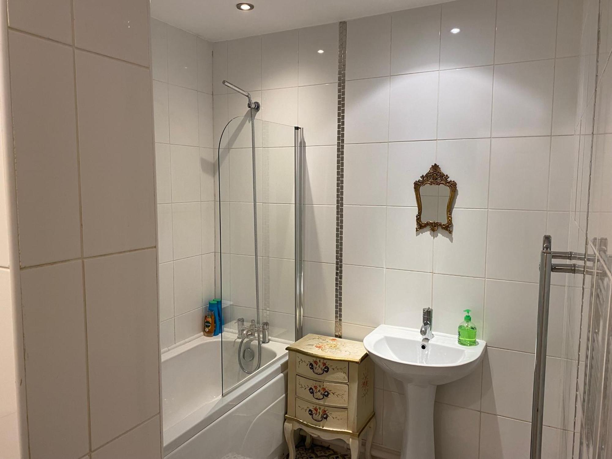 Quirky Town Centre Apartment With River Terrace Macclesfield Exterior photo